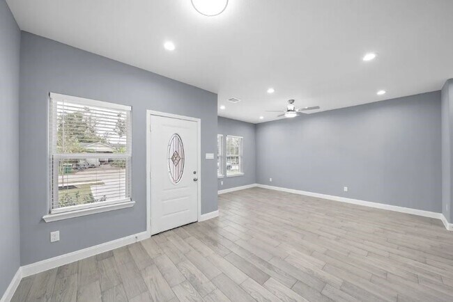 Building Photo - 5222 Bataan Rd