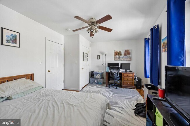 Building Photo - 115 Green Ln