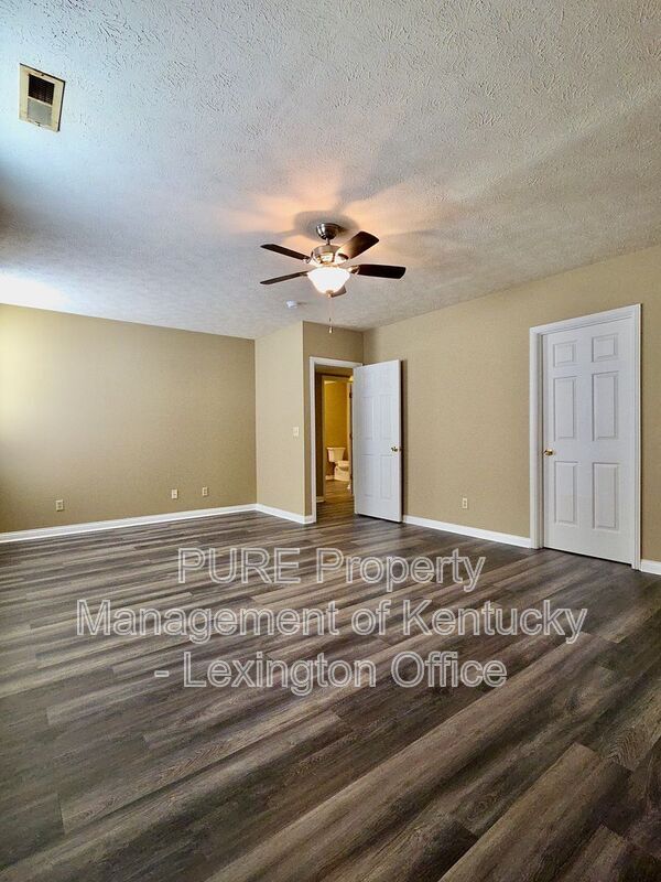 Building Photo - 1322 Lancaster Rd