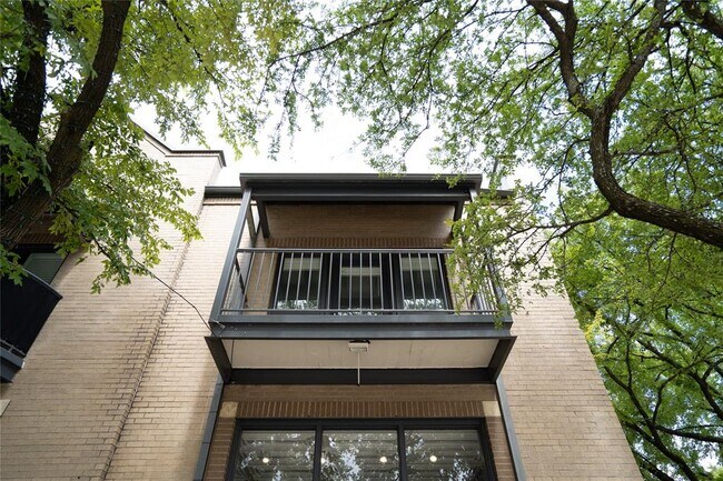 Building Photo - 2808 Greenville Ave