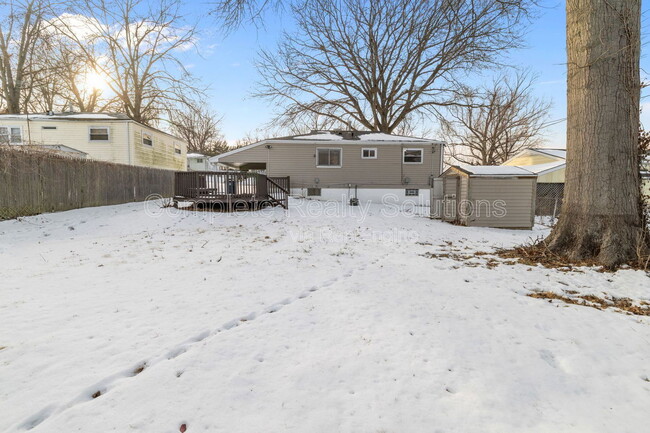 Building Photo - 10044 Pepper Ln