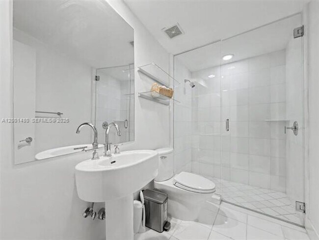 Building Photo - 2950 NE 188th St