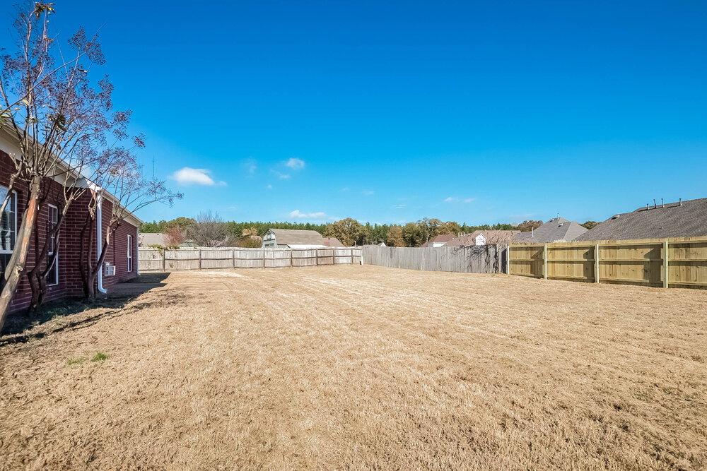 Building Photo - 8426 Linda Shore Cove
