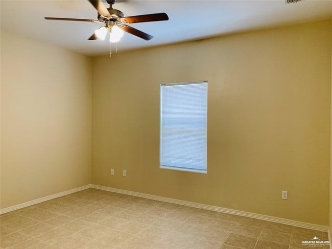 Building Photo - 7 W Garfield Ave