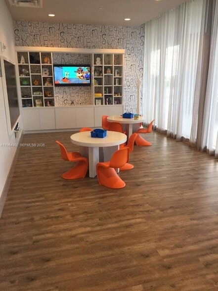 Building Photo - 5300 Paseo Blvd