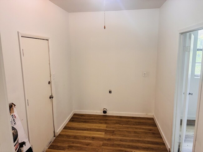 Building Photo - 168 Drum Cir
