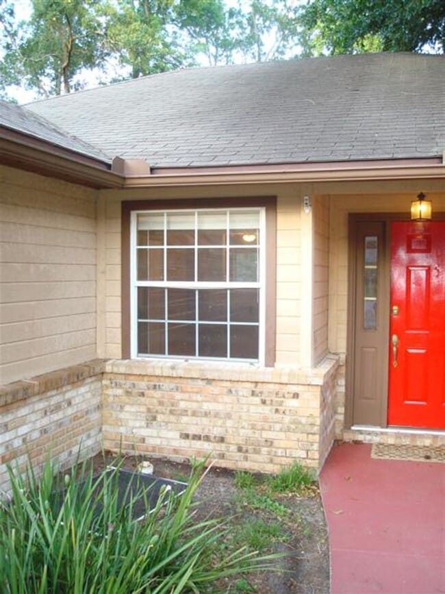 Building Photo - Southside Estates Beauty!  3 Bedrooms 2 Bathroom