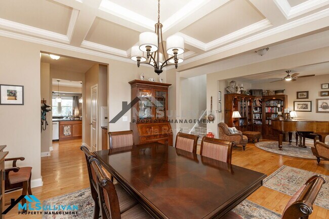 Building Photo - 913 Beech Glen Dr