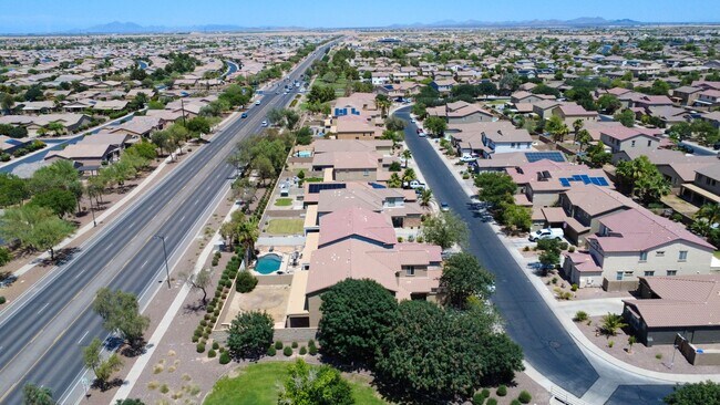 Building Photo - Live Large in Maricopa – Over 3,900 Sq Ft ...