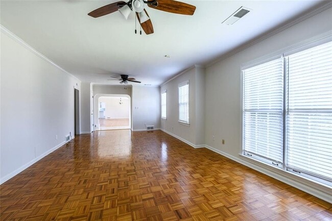 Building Photo - 1205 Spring Valley Ln NE