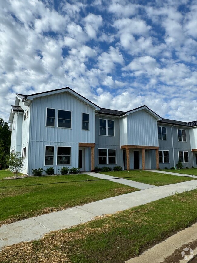 Building Photo - The Daugherty Preserve - Townhome Building 1