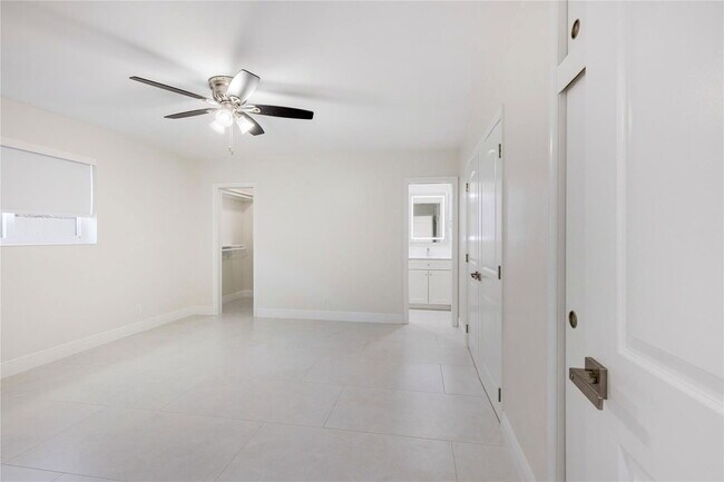Building Photo - 4820 Tyler St