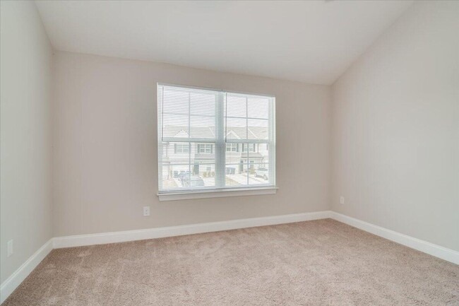 Building Photo - Villages at Goshen: 3 Bedroom / 2.5 Bath /...