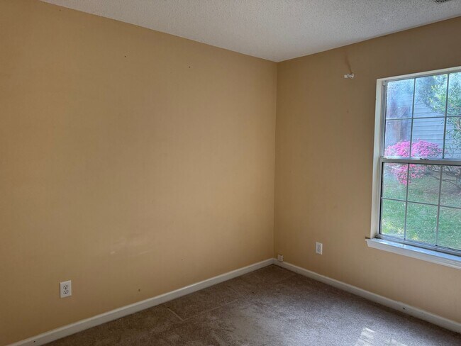 Building Photo - Three Bedroom Ranch in Cornelius