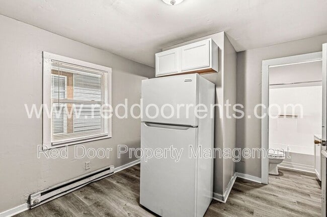Building Photo - 972 Edgemont Ave