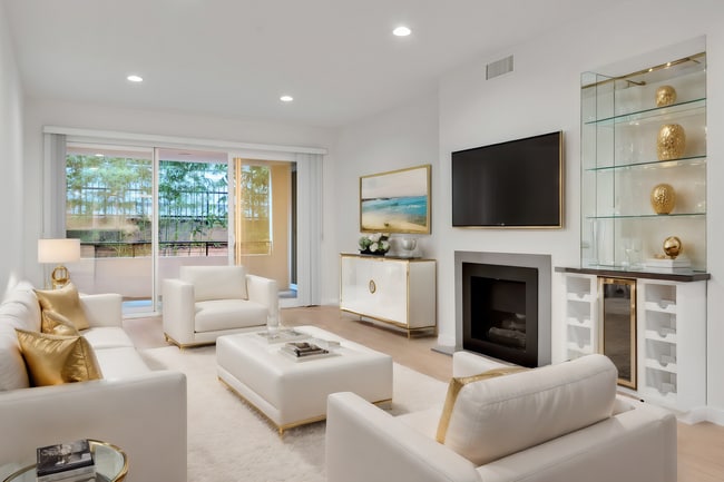 Building Photo - Holmby Street Luxury Investments LLC