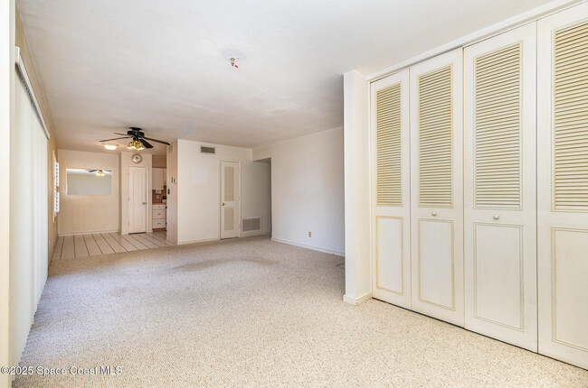 Building Photo - 105 E Colonial Ct