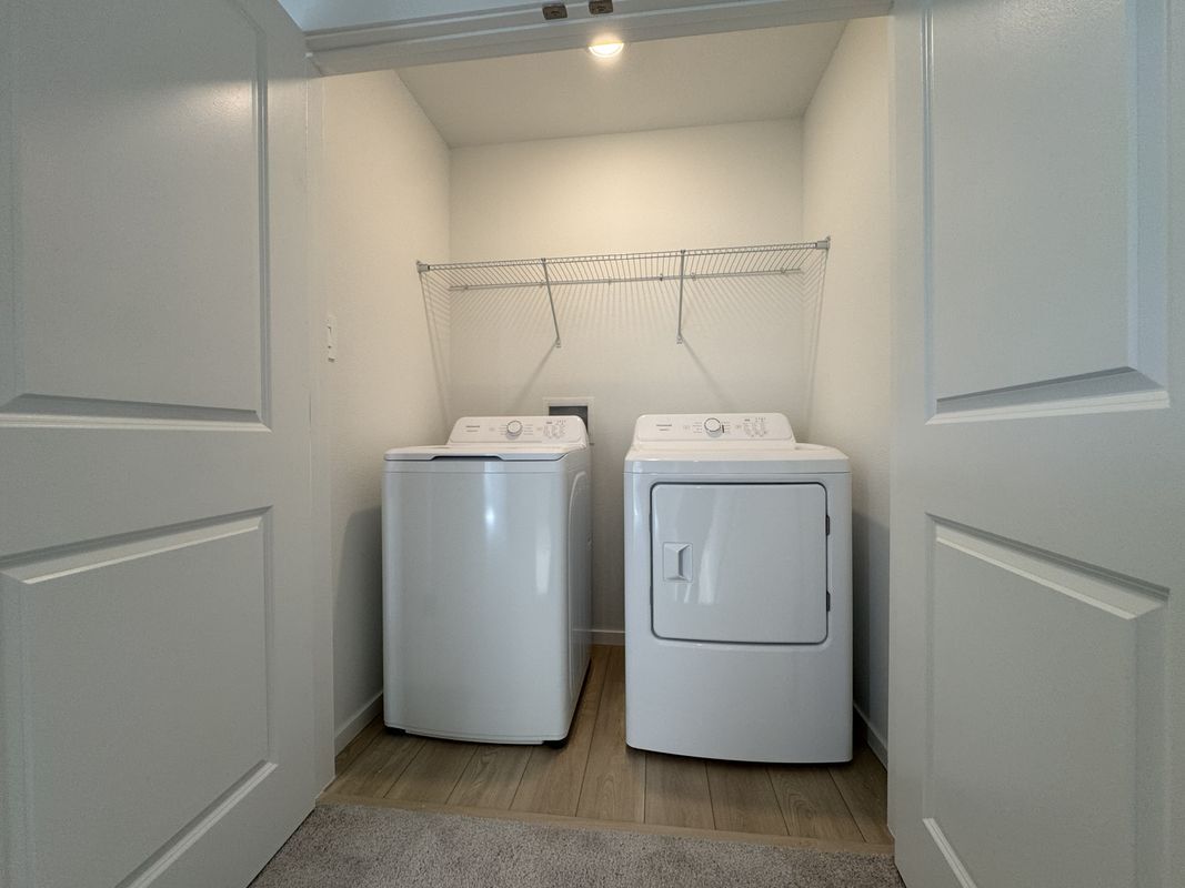 Building Photo - 830 Lynx St