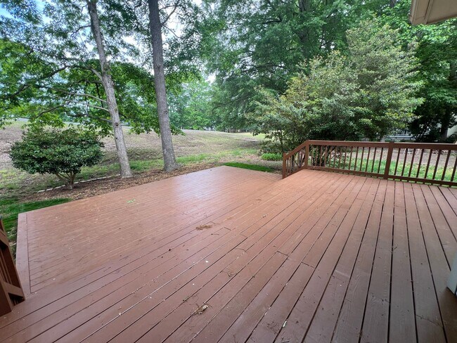 Building Photo - Beautifully Updated Kiln Creek Home with G...