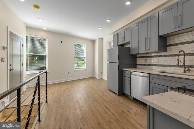 Building Photo - 511 Gorgas Ln