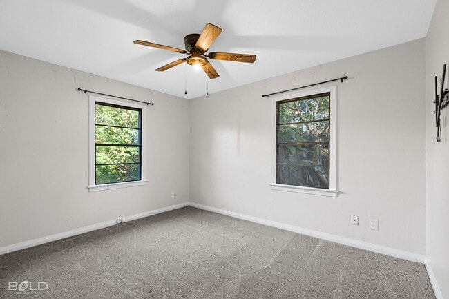 Building Photo - Check Out this Charming 3 bed 1 bath in Bossier