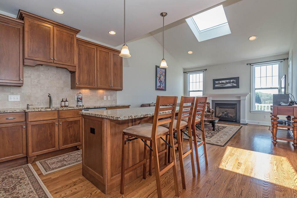 Building Photo - 9 Briar Ridge Dr