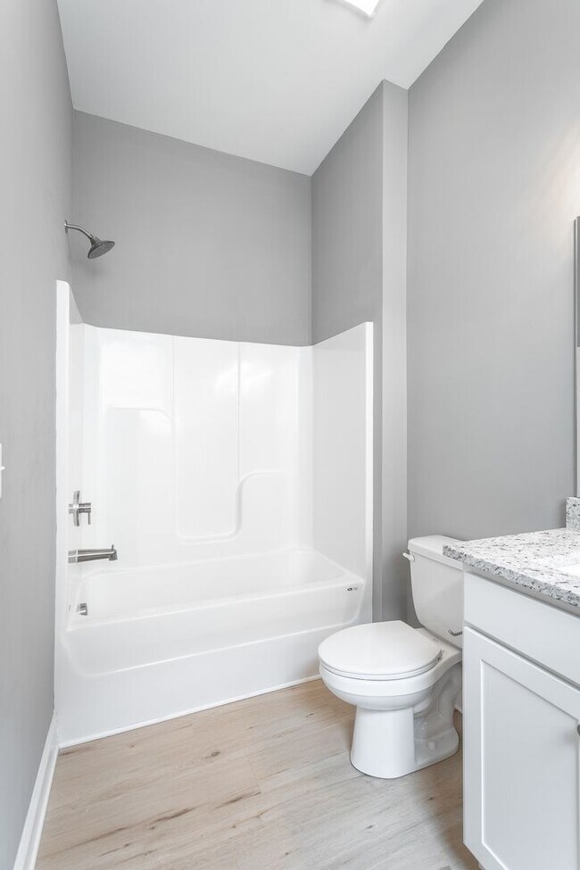 Building Photo - Modern 4 Bedroom Home in Southside