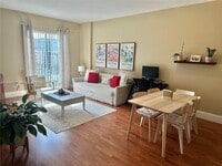 Building Photo - 10 Aragon Ave