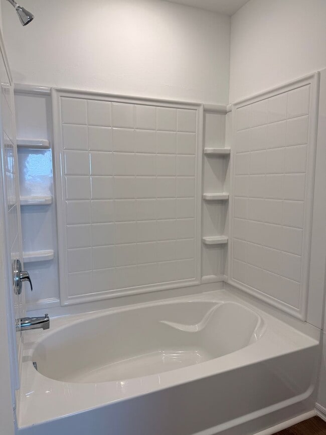Building Photo - Brand New!! Cute 3 bed, 2 bath in Redstone Ranch