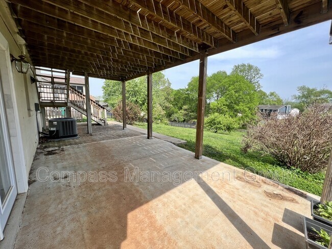 Building Photo - 2405 Bishops Bridge Rd