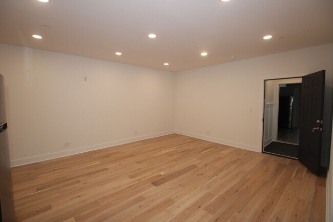 Building Photo - Newly renovated 1 bed apartment in old city