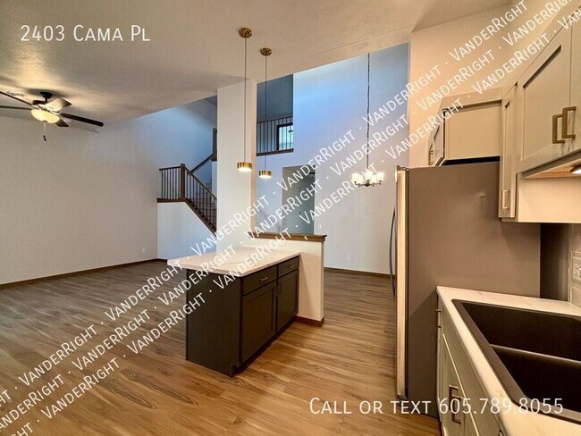 Building Photo - 2403 Cama Pl