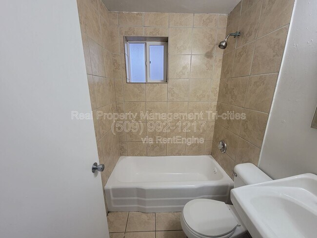 Building Photo - 132 W Shoshone St