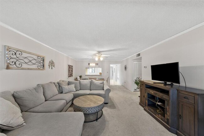 Building Photo - 2693 Sabal Springs Cir