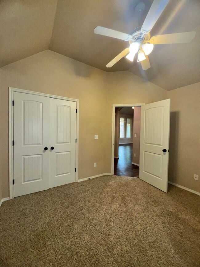 Building Photo - 3 Bed 2 Bath in Edmond!