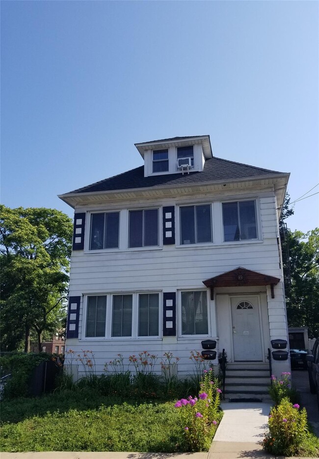 Primary Photo - 15 Overhill Pl