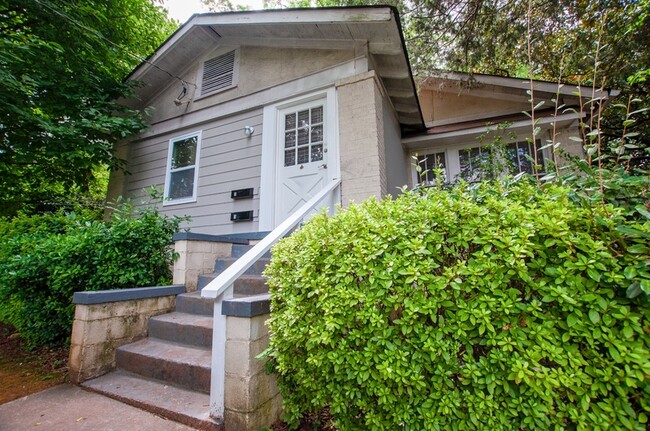 Primary Photo - 929 Greenwood Ave NE