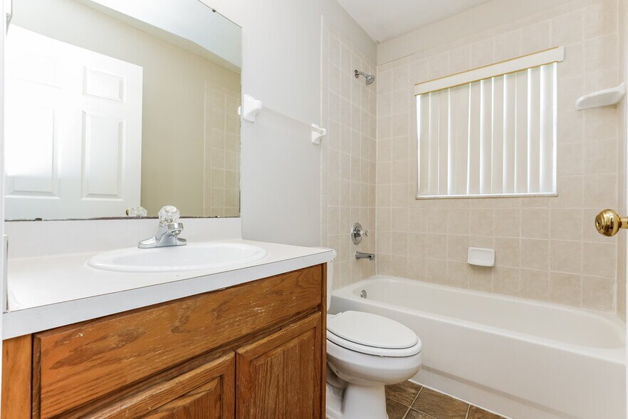 Building Photo - 3807 Lockridge Dr