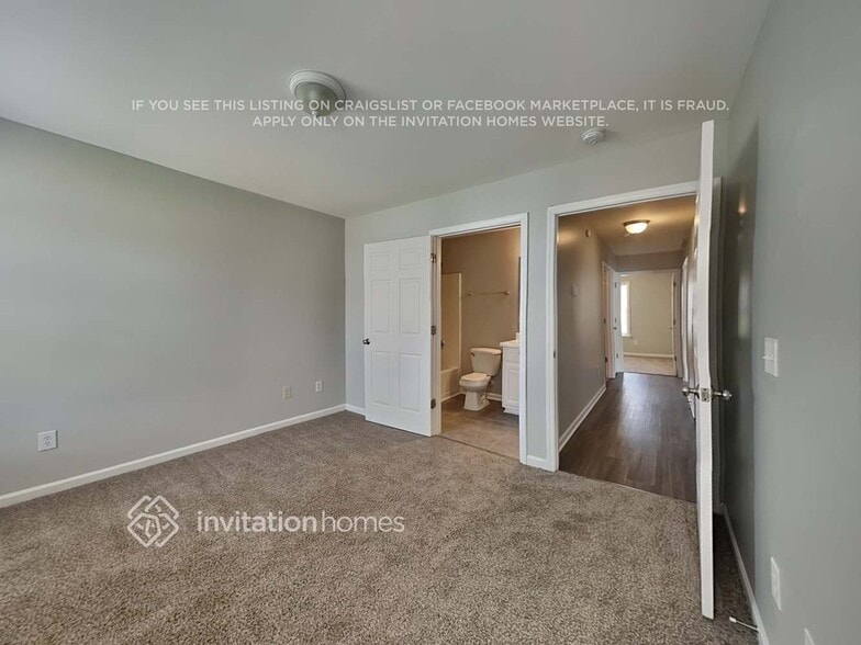 Building Photo - 101 Blackthorne Ct