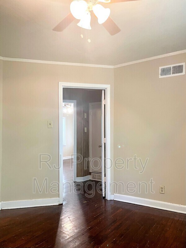 Building Photo - 732 S Greer St