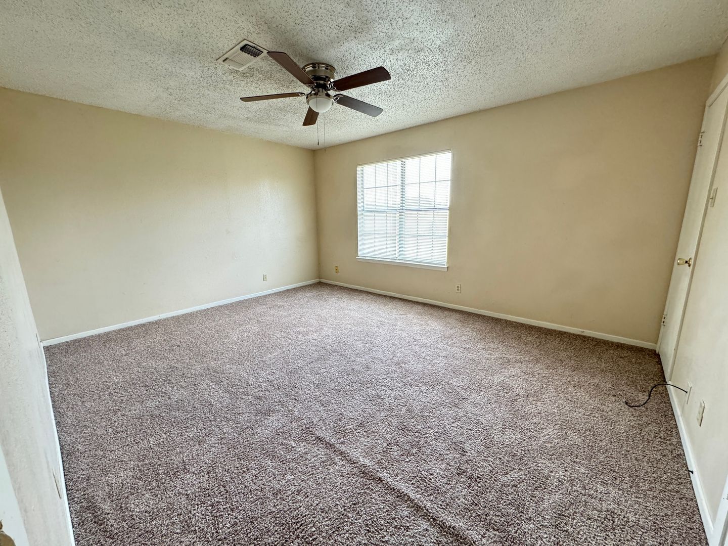 Building Photo - 1701 Cedarview Cir