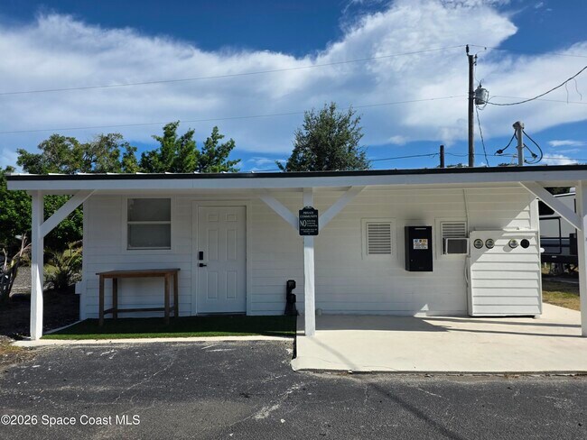 Building Photo - 945 N Tropical Trail