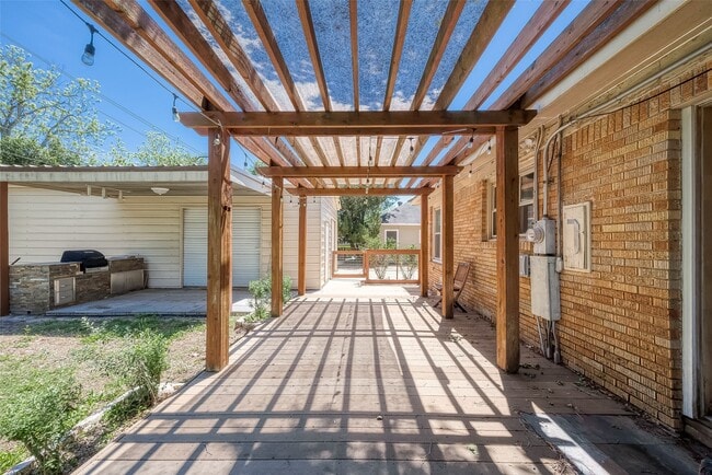 Building Photo - 1309 2nd St