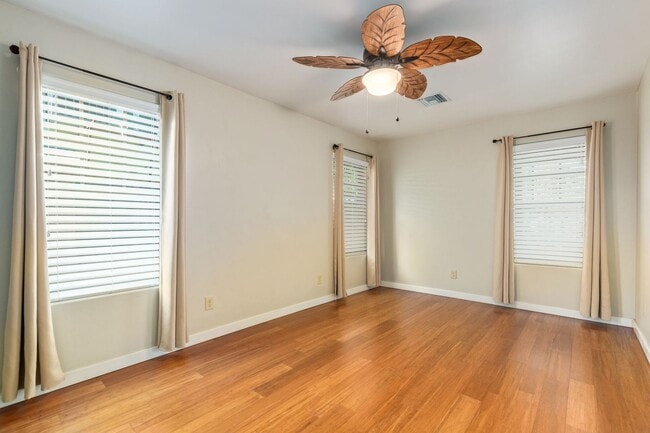 Building Photo - Charming Home in Garfield District – Renovated w/ Hardwood Floors, Granite Counters, In-Unit W/D ...