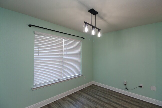 Building Photo - Spacious Cottage-Style Home Near UWF, Navy Federal & West Florida Hospital with Private HUGE Upst...