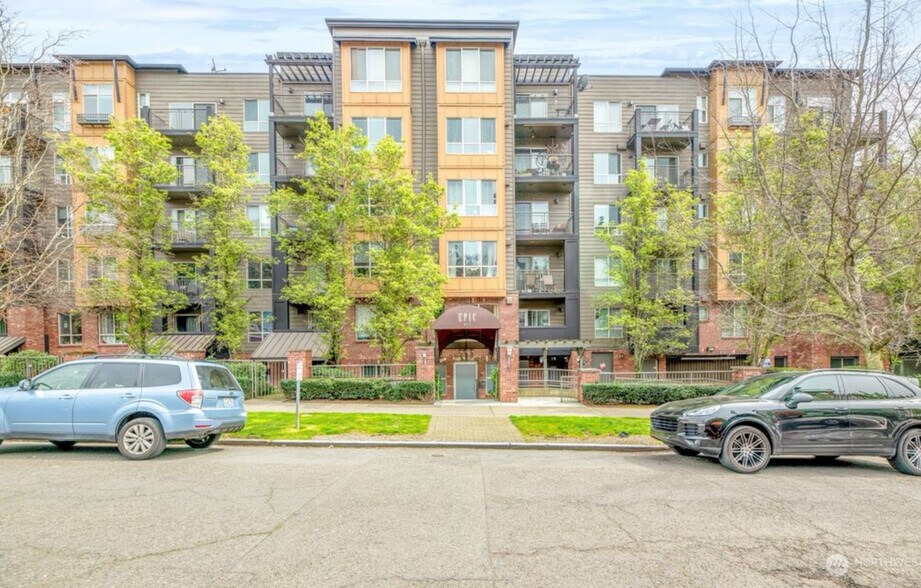 Building Photo - 412 11th Ave