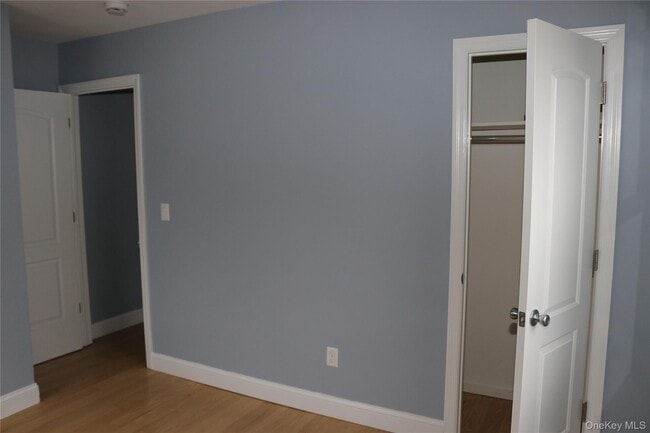 Building Photo - 7 Southpark Dr