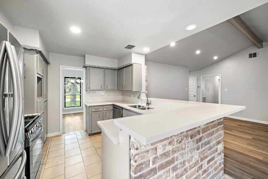 Building Photo - 11506 Hornbrook Dr