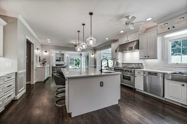 Building Photo - 5090 Hazel Ferguson Dr