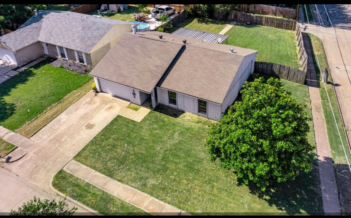 Building Photo - 7101 Christie Ln